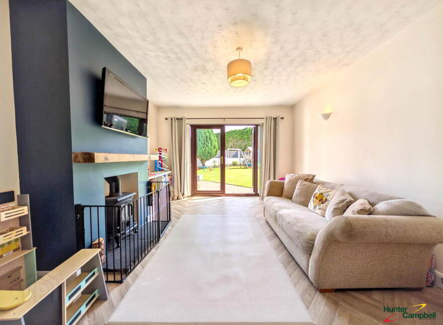 7 White Gables, Larne, BT40 3EL