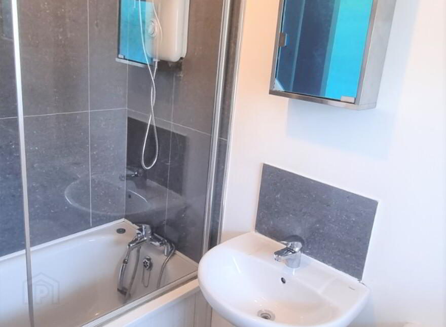 7 Sandhurst Court, Belfast, BT9 5BA