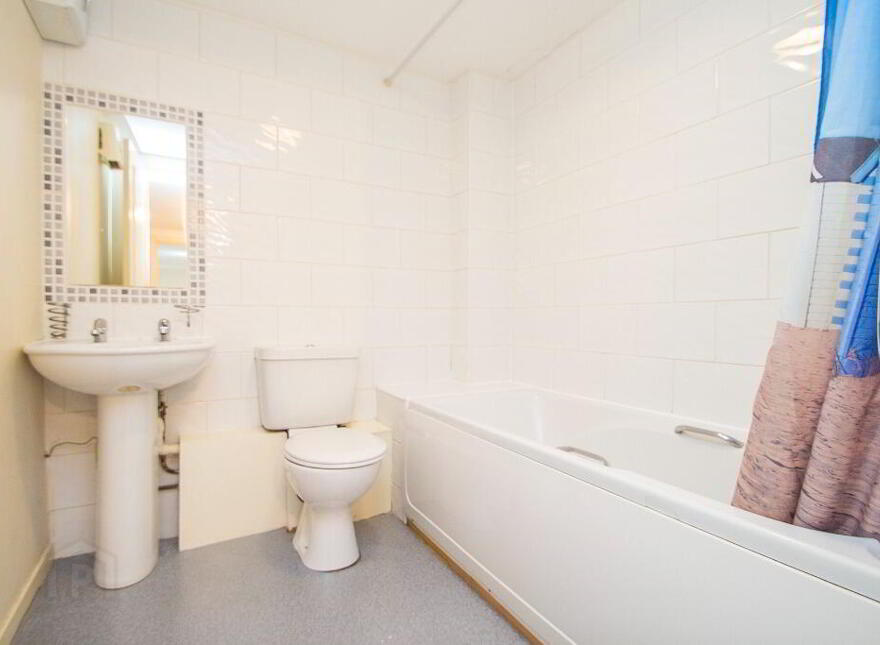 15 St Patricks Square, Edinburgh, EH8 9EZ