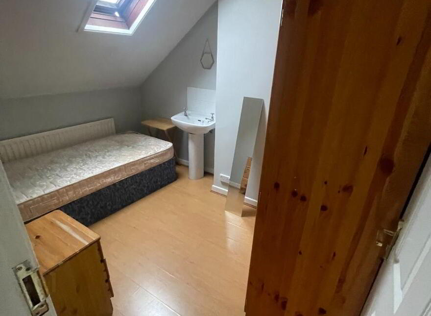 52 Melrose Street, Belfast, BT9 7DN