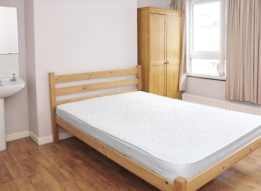 52 Melrose Street, Belfast, BT9 7DN
