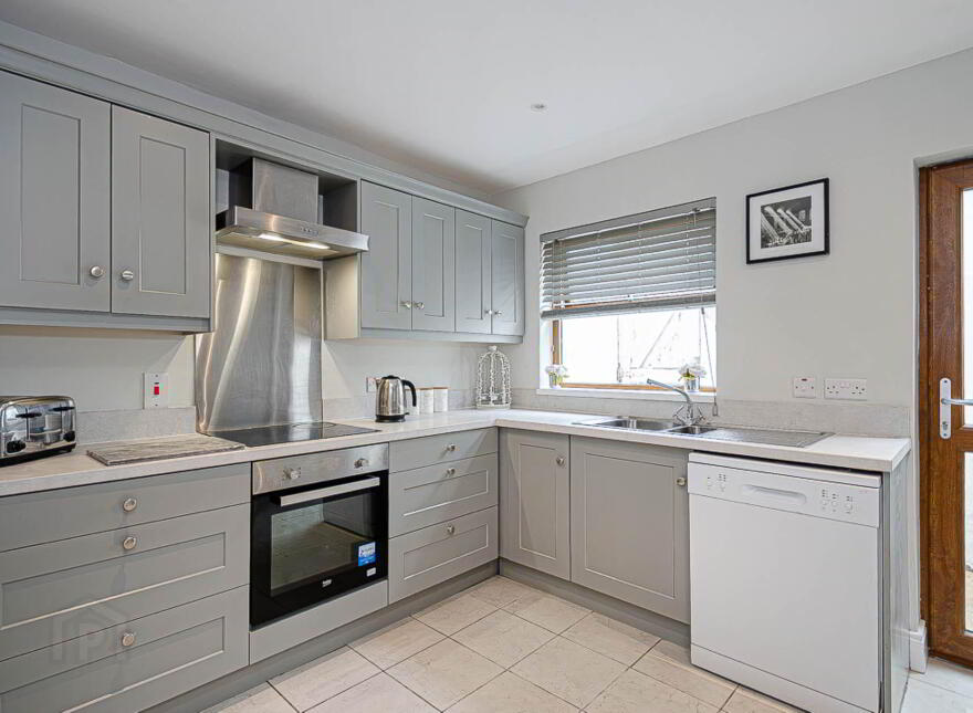 3 Delaware Street, Ravenhill, Belfast, BT6 8ET