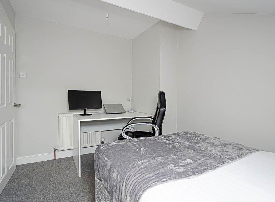 3 Delaware Street, Ravenhill, Belfast, BT6 8ET