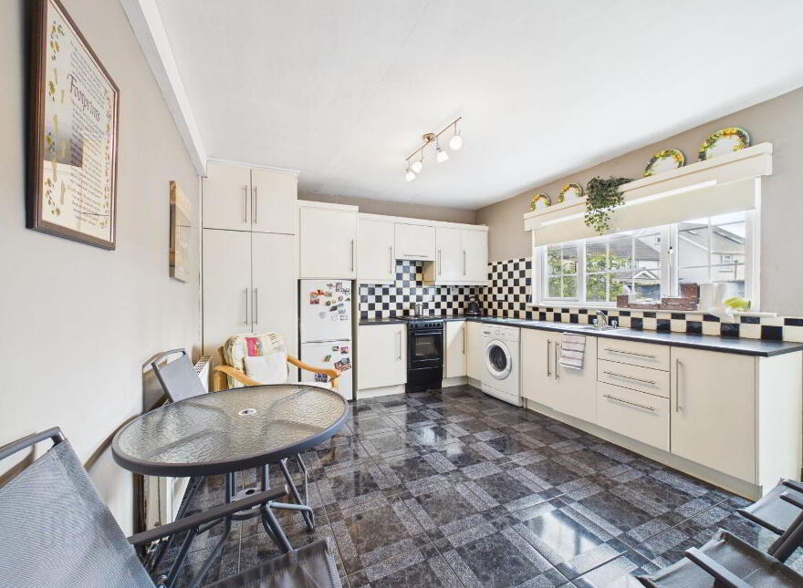 6 Henry Street, Graiguecullen, R93D261
