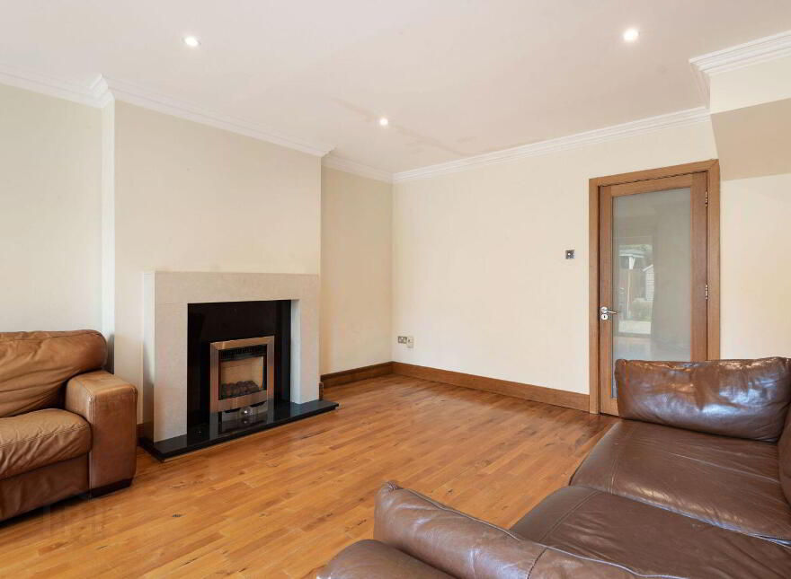 9 Larkfield Grove, Lucan, K78VY98