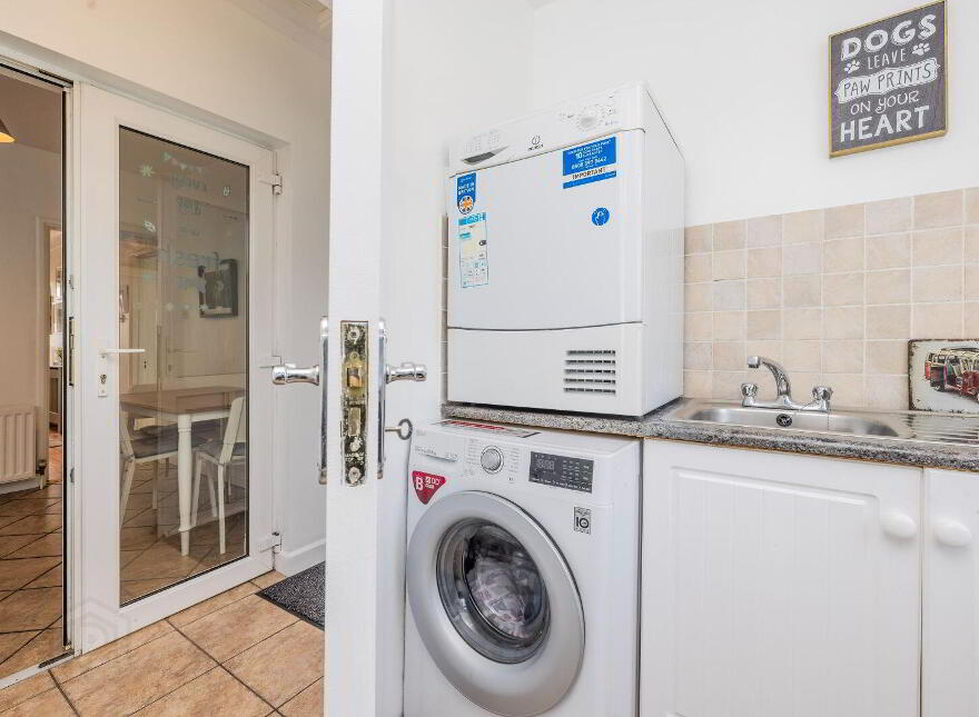 27 Landscape Park, Churchtown, D14C859