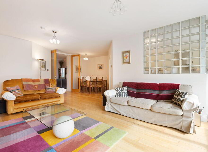 Apartment 4 Cypress, Hazeldene, Ballsbridge, Ballsbridge, D04V4F5