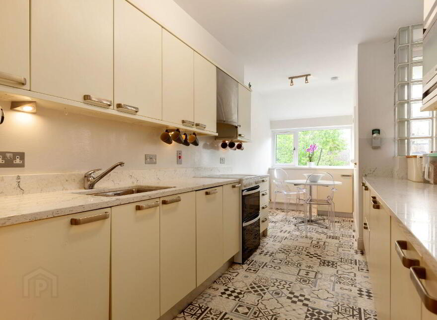 Apartment 4 Cypress, Hazeldene, Ballsbridge, Ballsbridge, D04V4F5