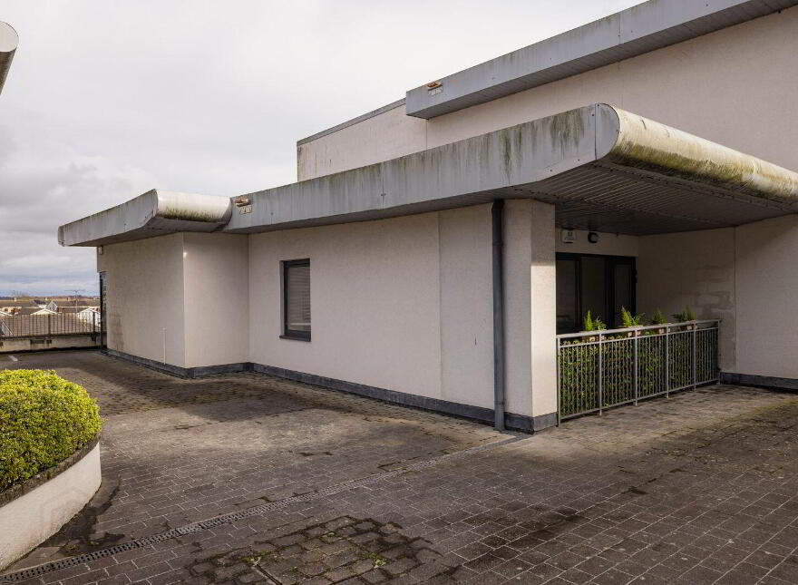 121 Bracken Hall, Swords Central, Main Street, Swords, K67H662