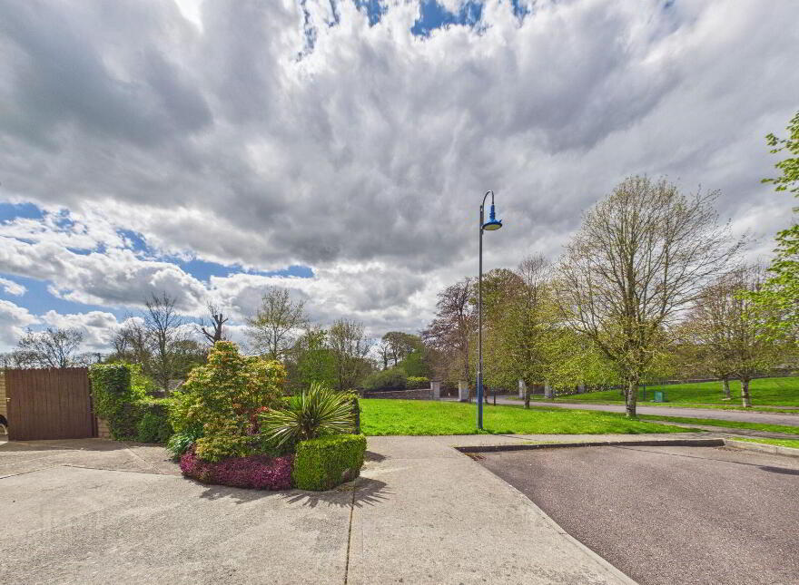 1 Berry Hill, Coole Abbey, Coole Abbey, P61E261