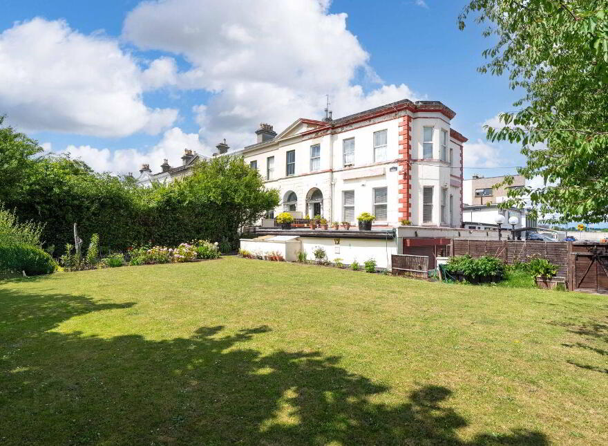 The Mayfair, 1 Florence Terrace, Florence Road, Bray, A98NW62