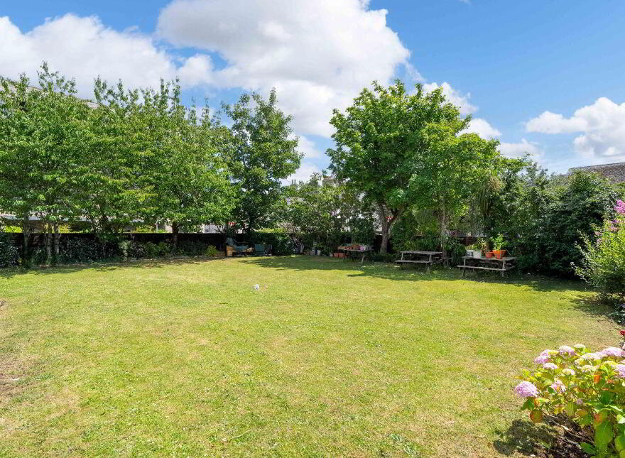 The Mayfair, 1 Florence Terrace, Florence Road, Bray, A98NW62