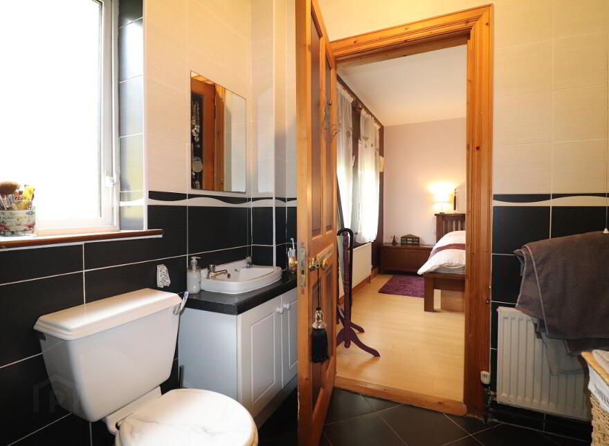 Farranhill House, Inchamore, Ballina, V94P8H7
