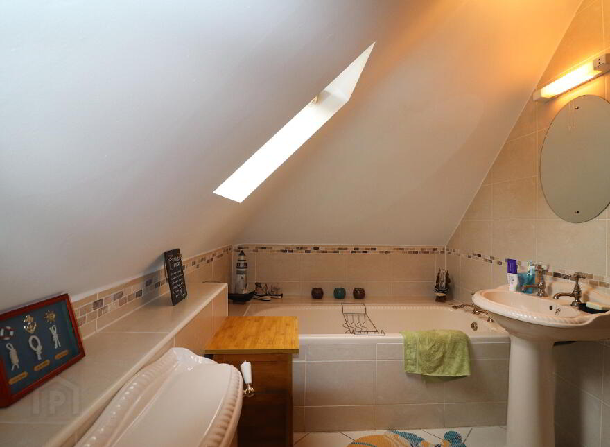 Farranhill House, Inchamore, Ballina, V94P8H7
