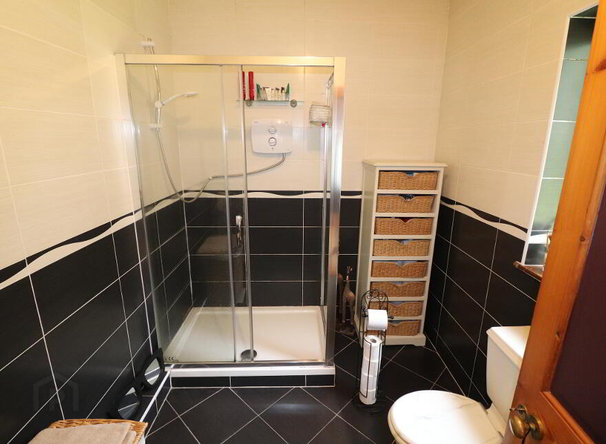 Farranhill House, Inchamore, Ballina, V94P8H7