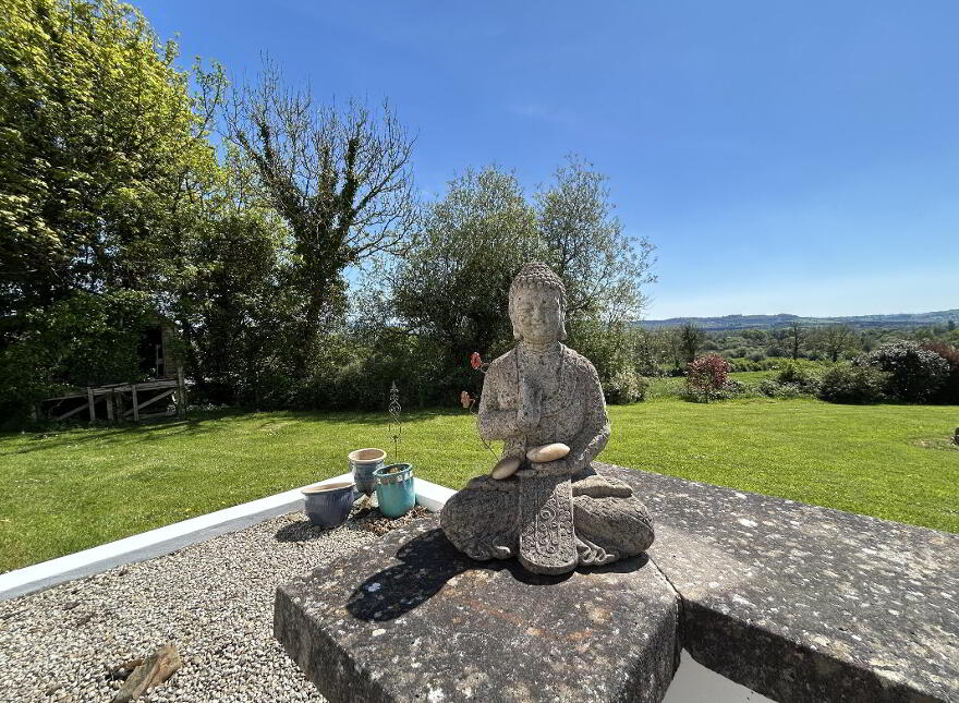 Farranhill House, Inchamore, Ballina, V94P8H7