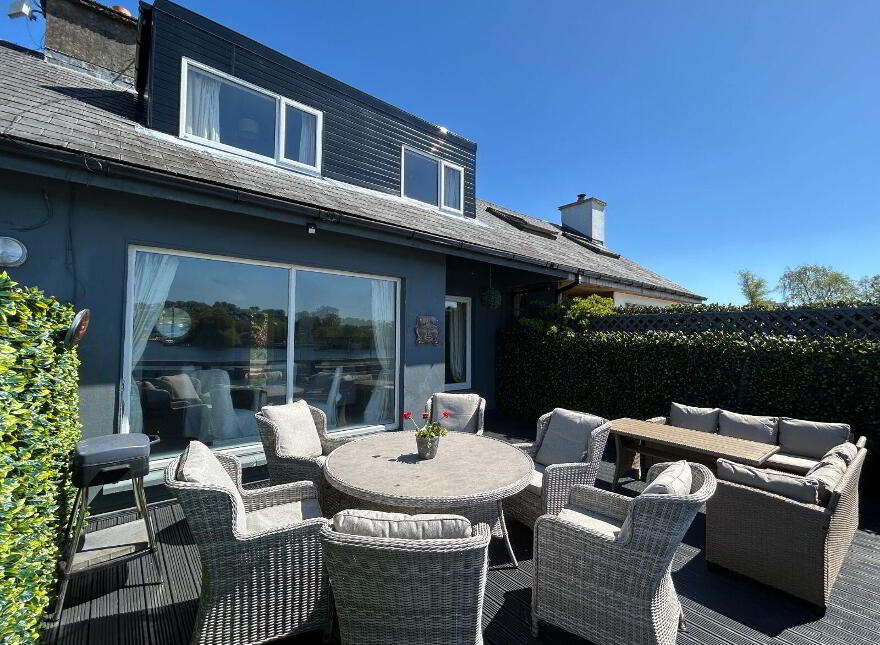 2 Lakeside Cottages, Ballina, V94YX6R