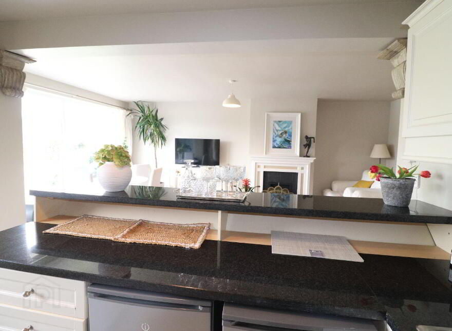 2 Lakeside Cottages, Ballina, V94YX6R