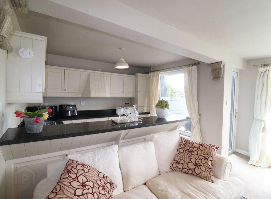 2 Lakeside Cottages, Ballina, V94YX6R
