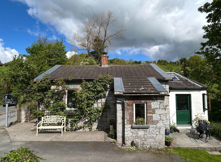 'Railway Cottage', Ballinteenoe, Carrigatoher, Nenagh, E45TY47