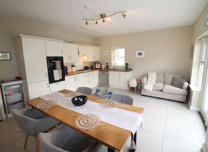 38 The Rise, Arda Na Deirge, Killaloe, V9429Y3