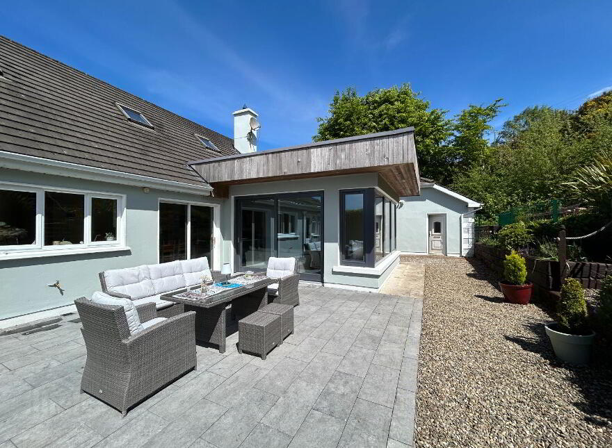 'Karibu' Grange Road, Ballina, V94D8C8