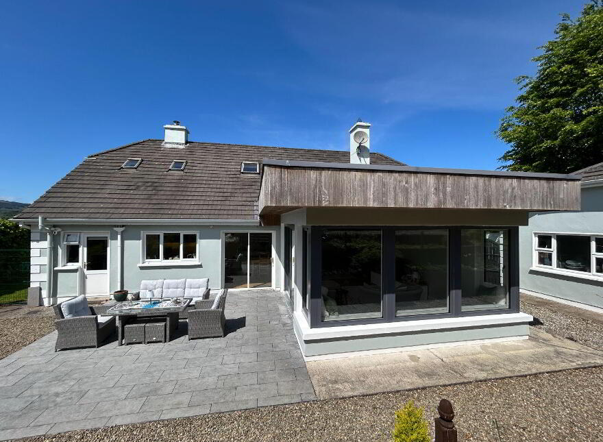 'Karibu' Grange Road, Ballina, V94D8C8