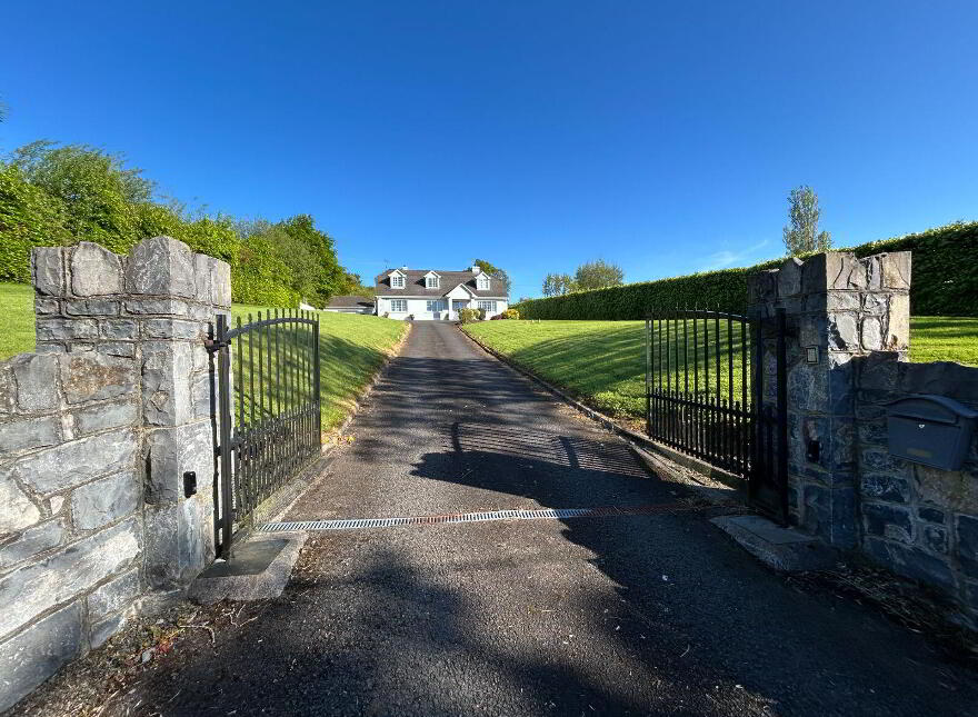 'Karibu' Grange Road, Ballina, V94D8C8