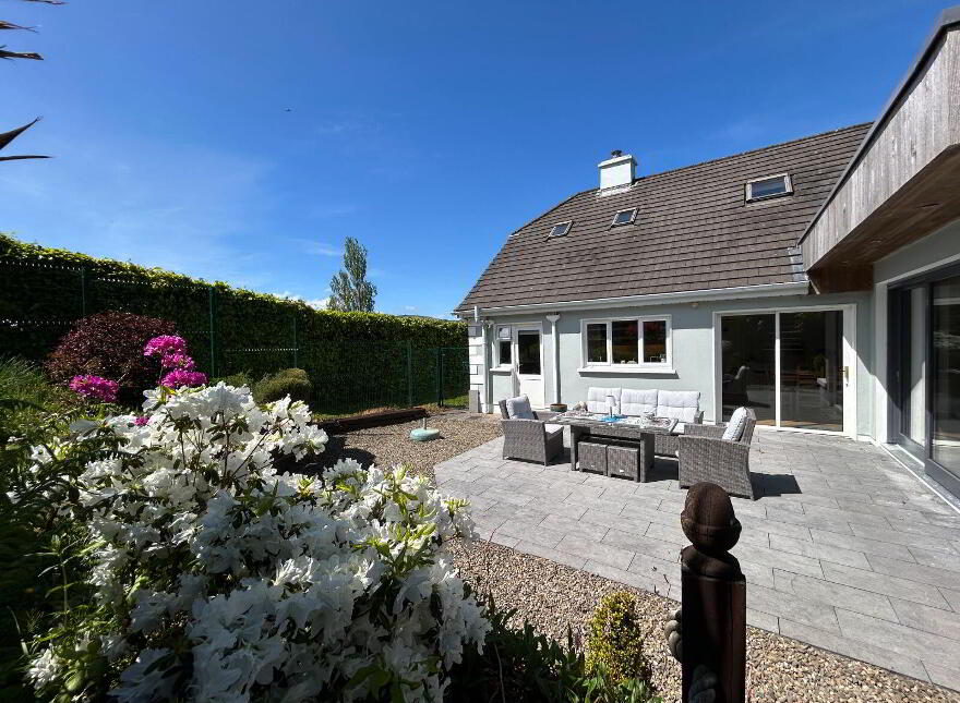 'Karibu' Grange Road, Ballina, V94D8C8