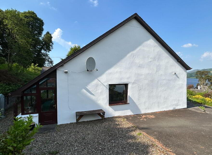 Ballyvally, Killaloe, V94K0HE