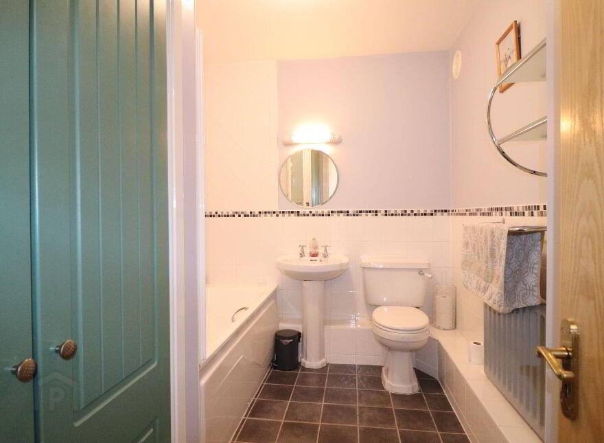 Apartment 19E Harbour Village, Killaloe, V94KW65