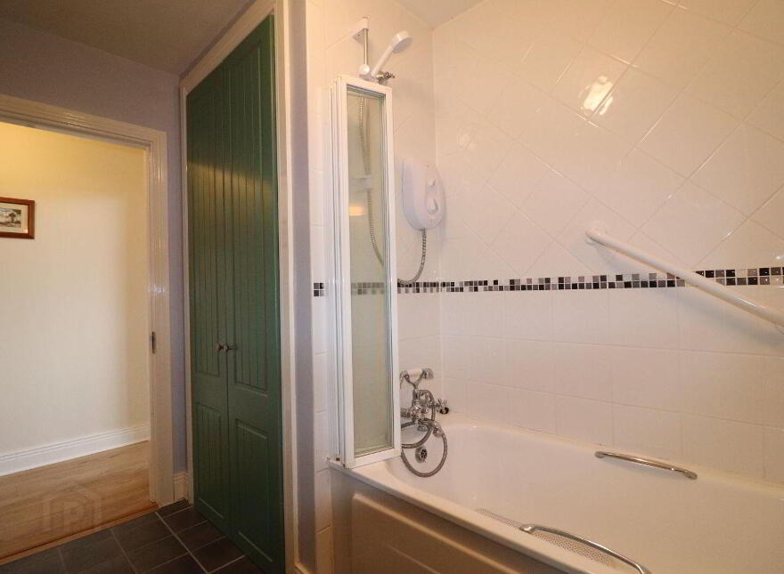 Apartment 19E Harbour Village, Killaloe, V94KW65