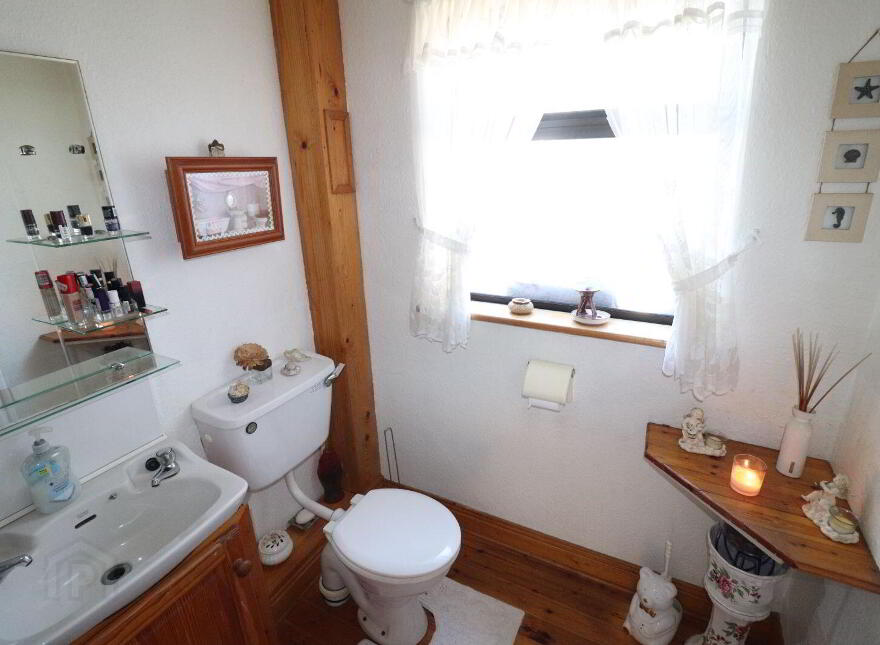 'Bromac', 20 Crossroads, Killaloe, V94XWX5