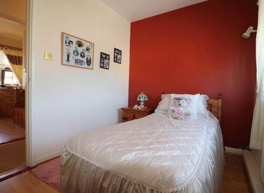 'Bromac', 20 Crossroads, Killaloe, V94XWX5