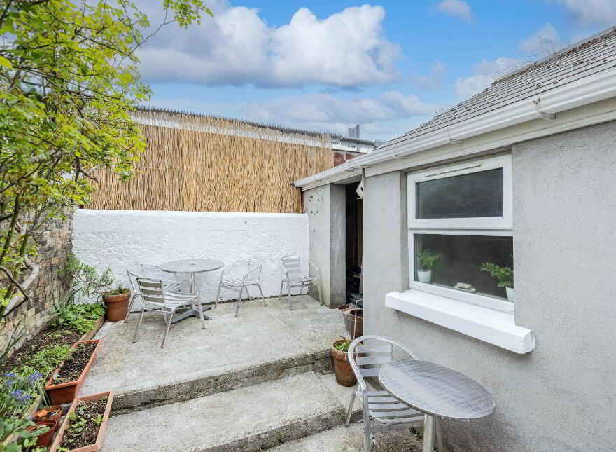 14 Saint Patricks Terrace, Russell Street, Dublin 1, D01W6D0