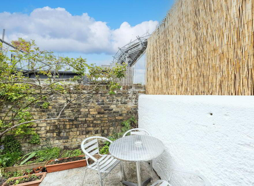 14 Saint Patricks Terrace, Russell Street, Dublin 1, D01W6D0