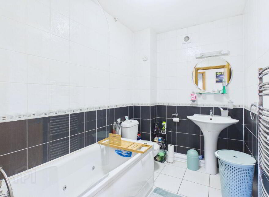 20 De Vesci Court, Fairgreen, Portlaoise, R32R928