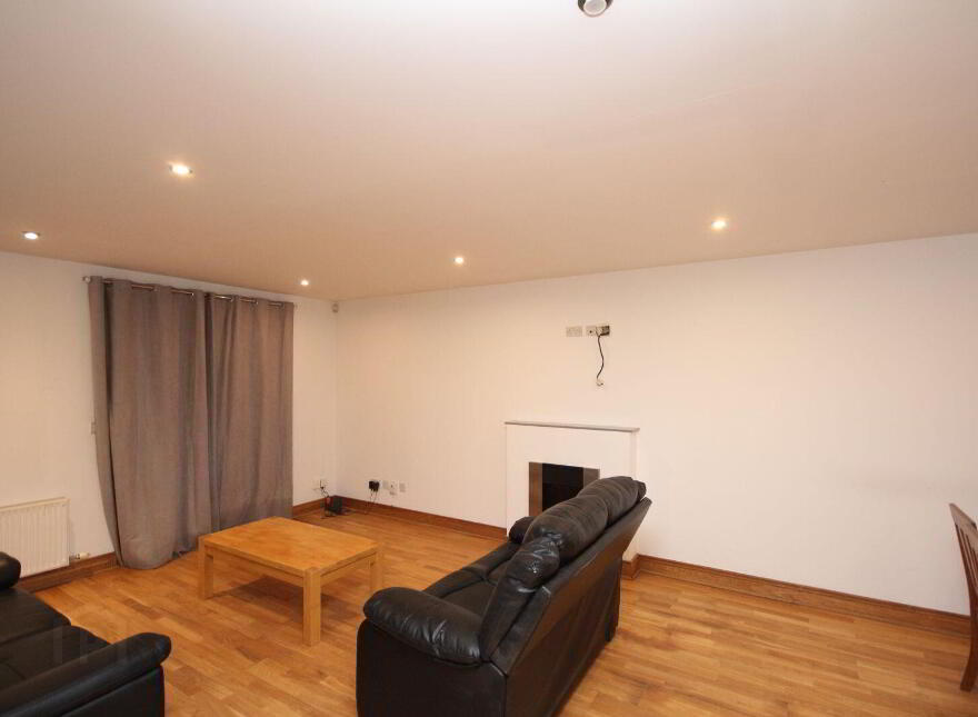 72 De Vesci Court, Fairgreen, Portlaoise, R32FW72