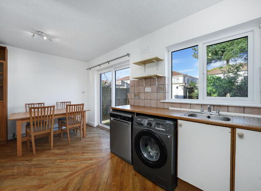 16 Oak Lawn, Royal Oak, Dublin 9, D09N9W0