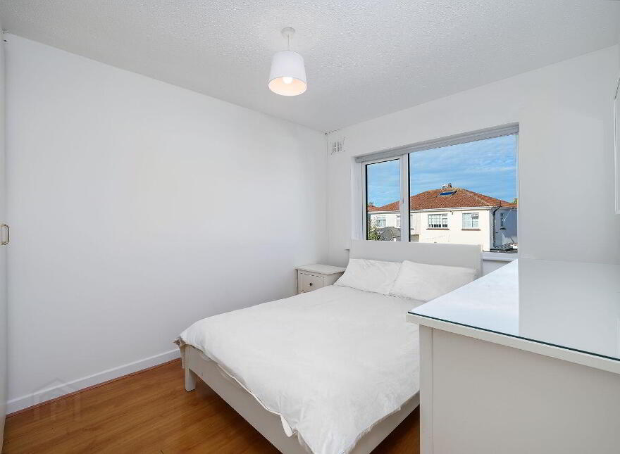 16 Oak Lawn, Royal Oak, Dublin 9, D09N9W0