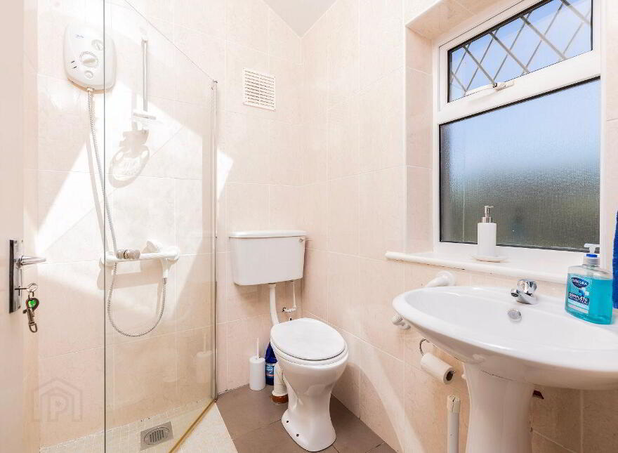 25 Calderwood Avenue, Drumcondra, D09H2C6