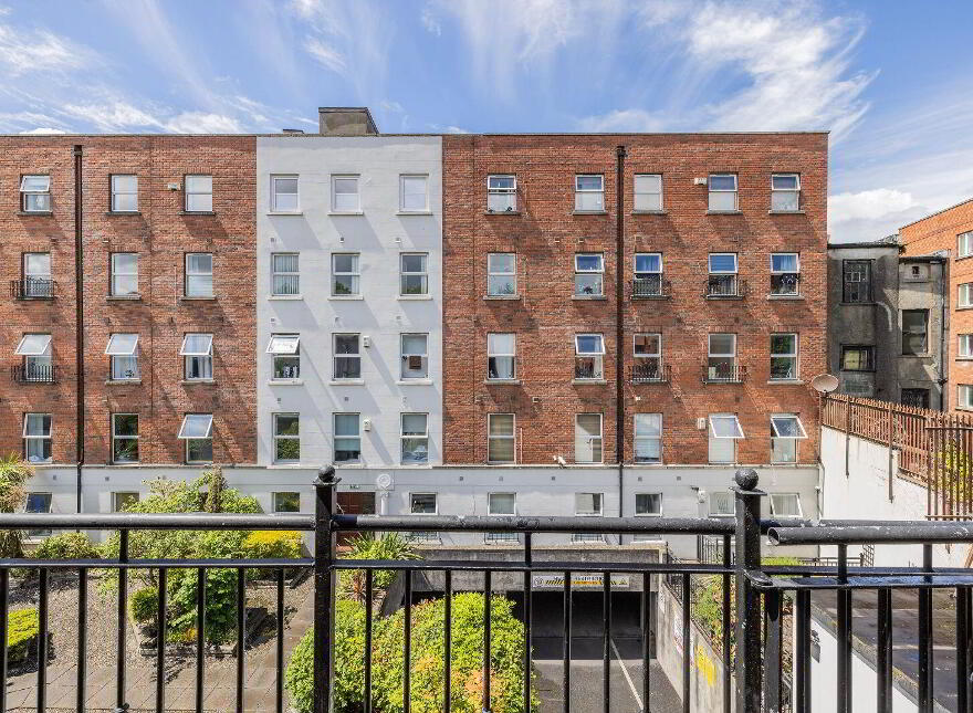 Apartment 54 Grafton Hall (With Parking Space Opti, Dublin 2, D02ED28