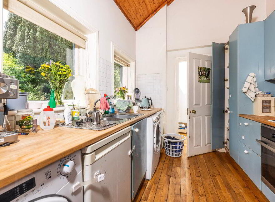 4 Eastwood (And Bed Gate Lodge) On, C.1 2acres, Ballinteer Road, Ba...Ballinteer, D16W2F3