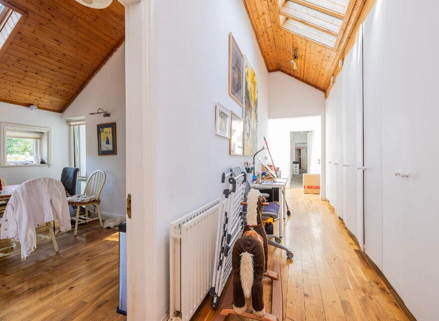 4 Eastwood (And Bed Gate Lodge) On, C.1 2acres, Ballinteer Road, Ba...Ballinteer, D16W2F3