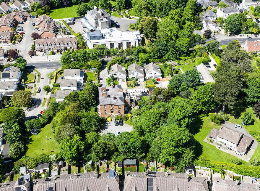 4 Eastwood (And Bed Gate Lodge) On, C.1 2acres, Ballinteer Road, Ba...Ballinteer, D16W2F3