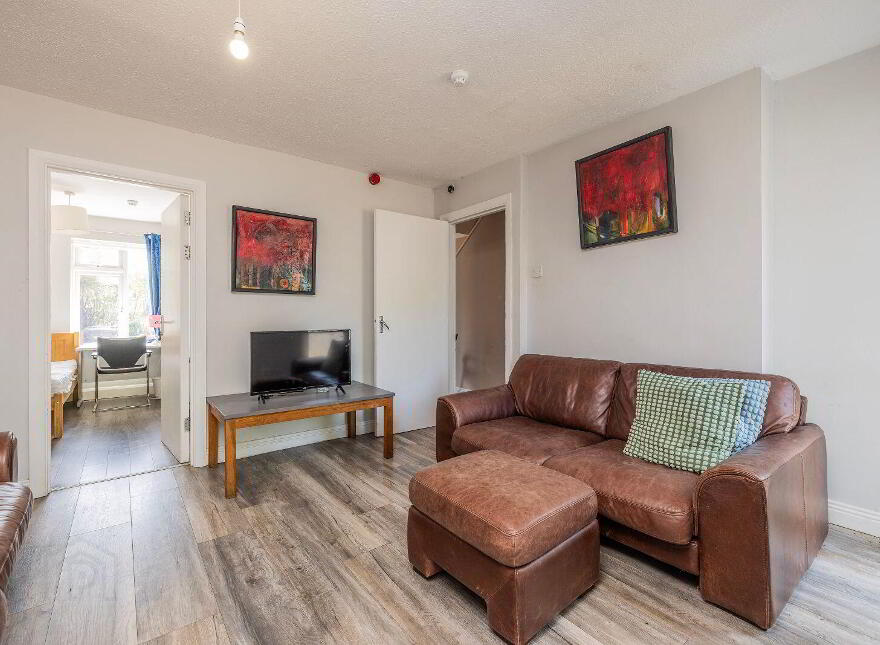 700 Collins Avenue Extension, Whitehall, Whitehall, D09R2E9
