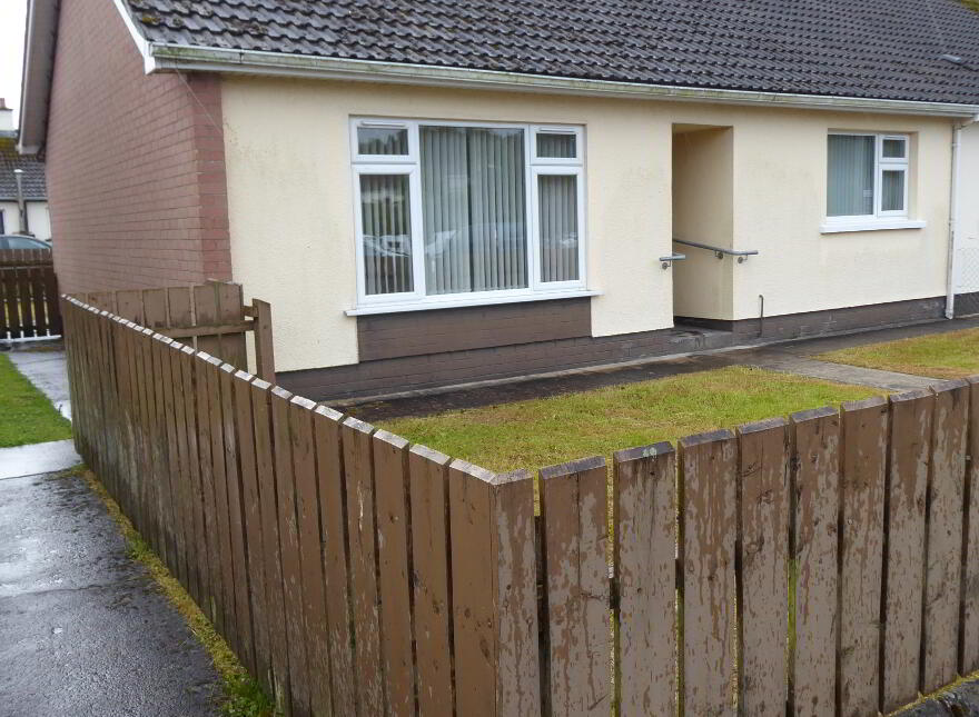 4 Ecclesgrove, Fintona, BT78 2BH photo