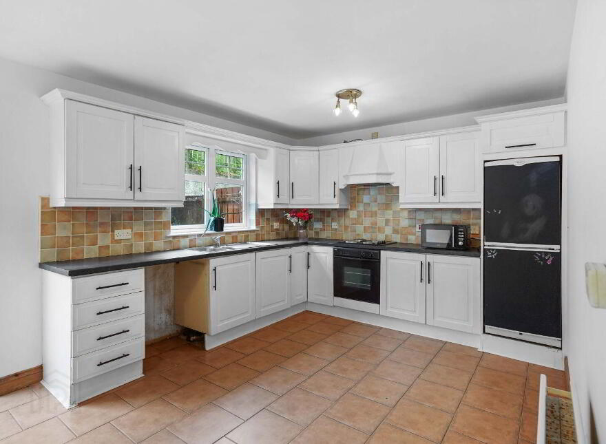76 Lakeview, The Fair Green, Townparks, H12KD70