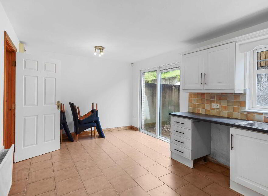 76 Lakeview, The Fair Green, Townparks, H12KD70