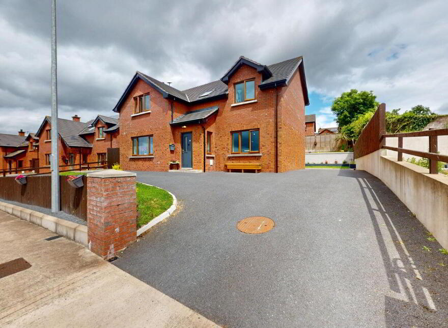 36 Bellamont View, Cootehill, H16W424 photo